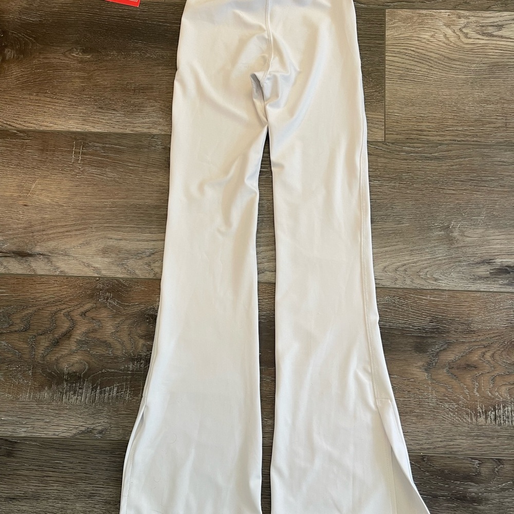 Tiger Friday White Kids Leggings NWT size XL - Picture 3 of 3